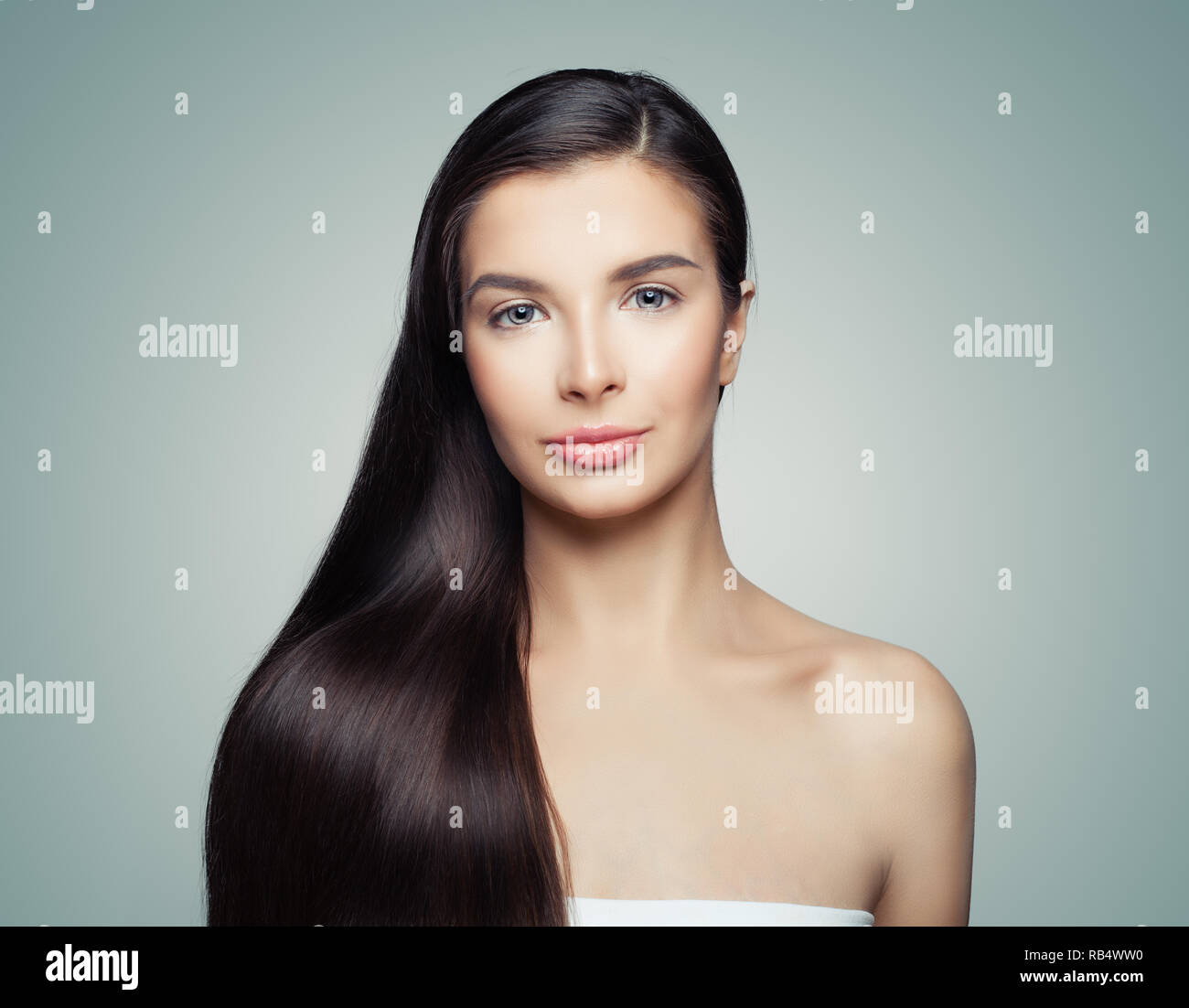 Long Dark Brown Straight Hair High Resolution Stock Photography And Images Alamy