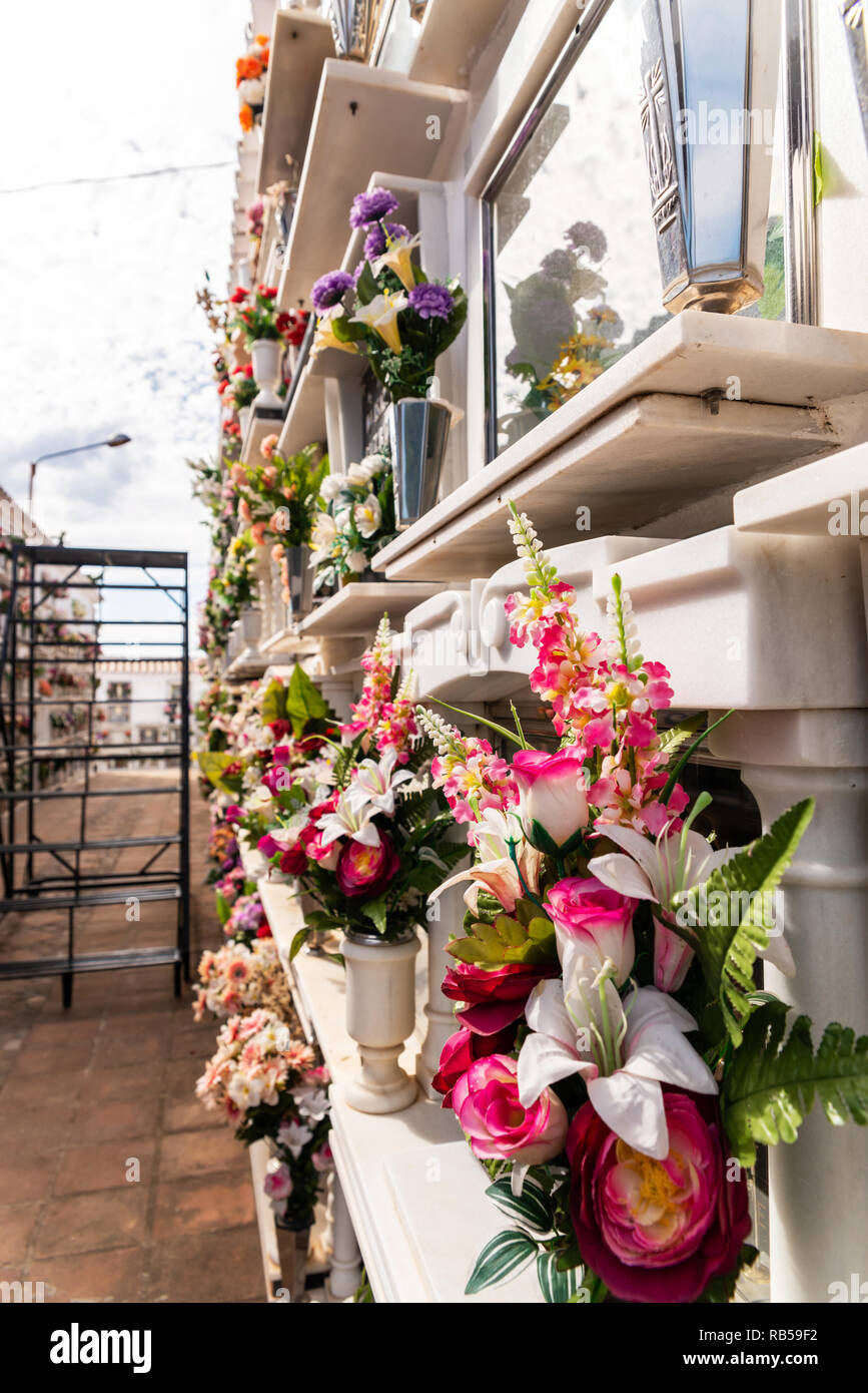 characteristic of the Spanish burial site in the walls, typical graves in the region of