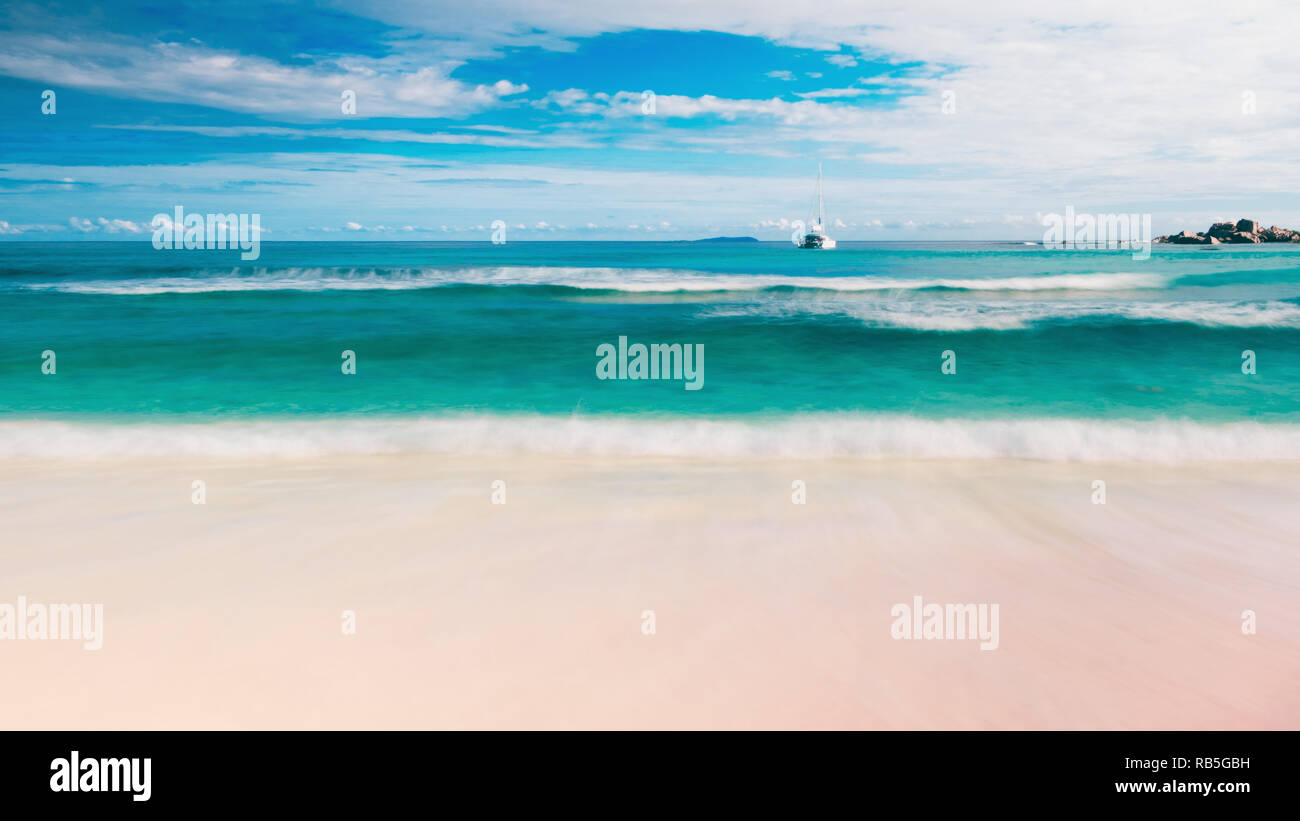 Warm Sunny Beach Scene High Resolution Stock Photography and Images Alamy