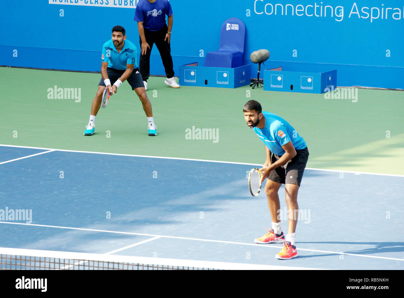 Pune, India. 5th January 2019. Divij Sharan and Rohan Bopanna in action in the doubles finals at Tata Open Maharashtra in Pune, India. Stock Photo