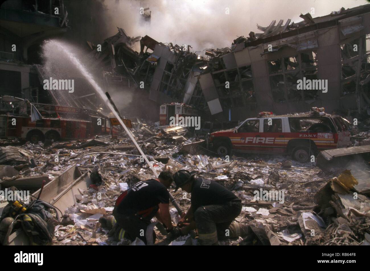 Fire fighting in the aftermath of the September 11th terrorist attack on the World Trade Centre, New York City, 2001 Stock Photo