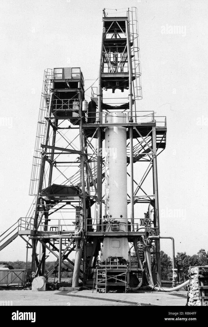 Marshall Space Flight Centre, Redstone Rocket (Missile) Test Stand. The Jupiter-C was an American sounding rocket used for three sub-orbital spaceflights in 1956 and 1957 to test re-enter Stock Photo