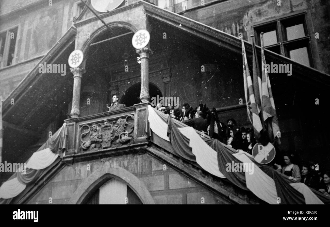 World war Two: General Charles de Gaulle at the liberation of Mulhouse Stock Photo