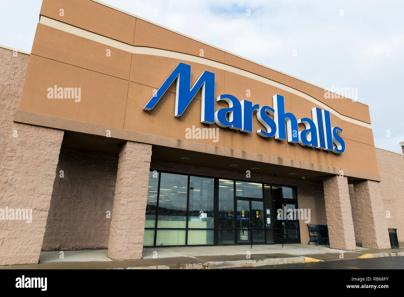 A logo sign outside of a Marshalls retail store in Wilkes-Barre, Pennsylvania, on December 30, 2018. Stock Photo