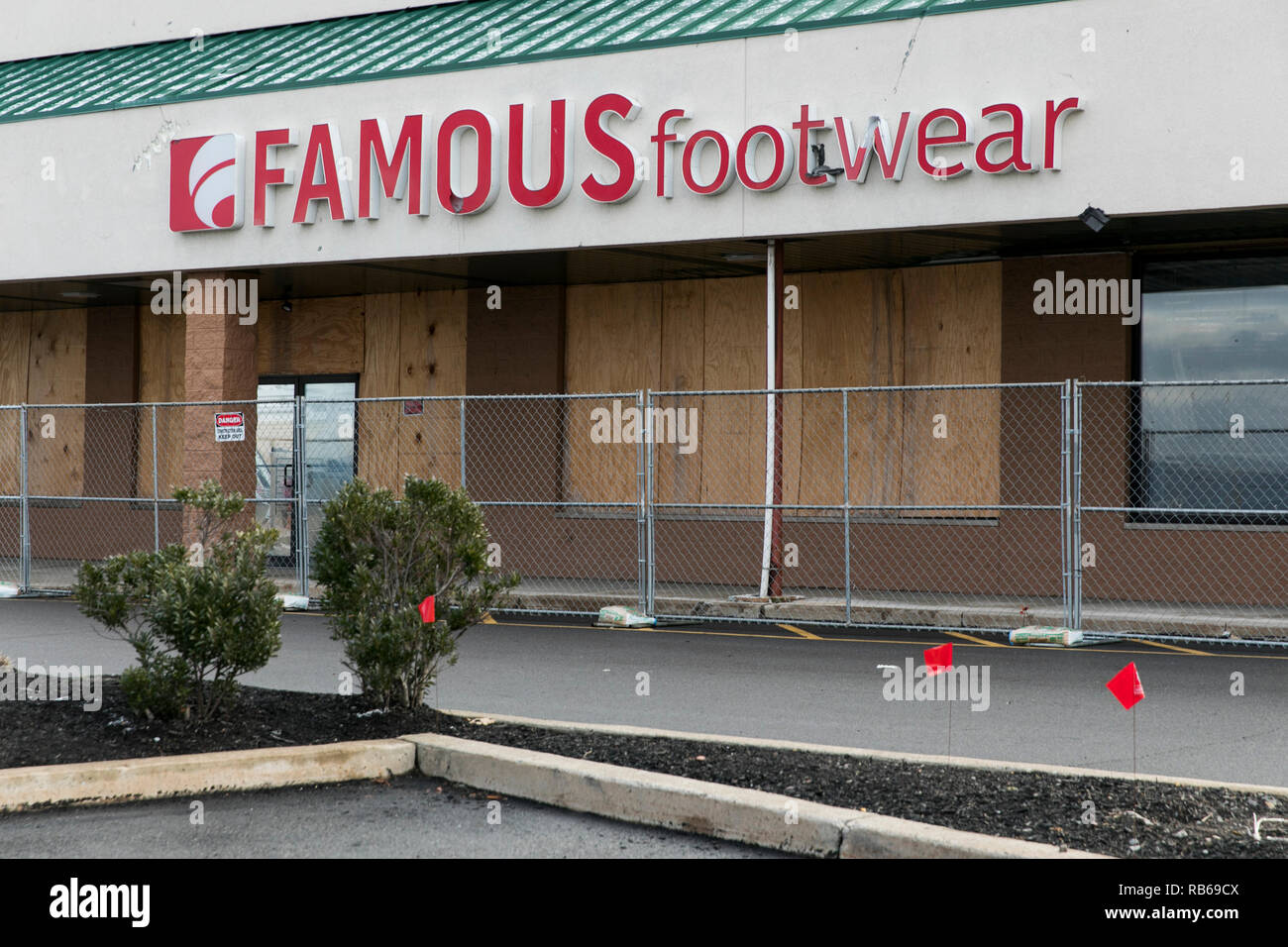 Footwear Retail What Time Does Famous Footwear Close On Sunday