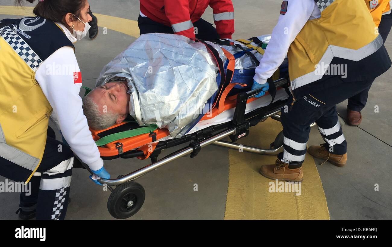 Ankara 7th Jan 2019 Rescuers Transfer An Injured Crew