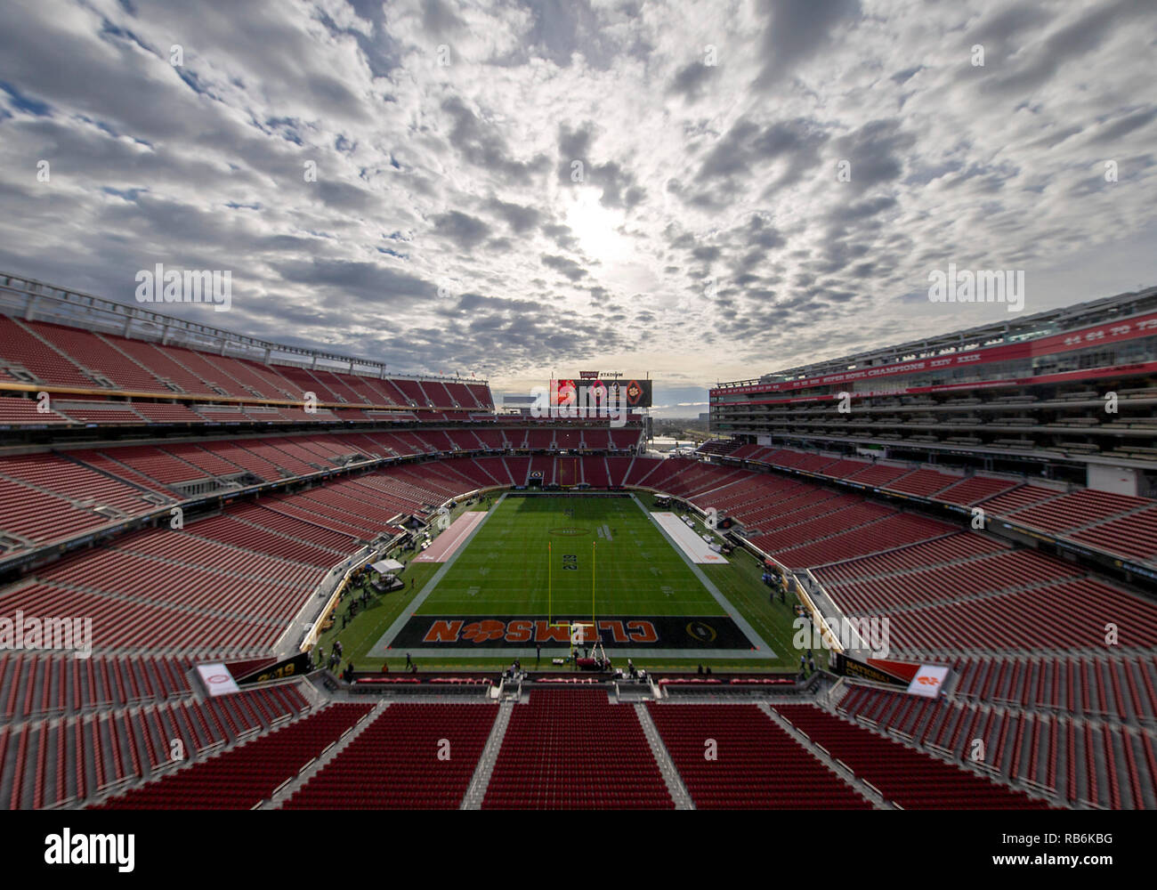 Santa Clara, California, USA. 07th Jan, 2019. A general view of stadium  prior to College Football Playoff National Championship game action between  the Clemson Tigers and Alabama Crimson Tide at Levi's Stadium