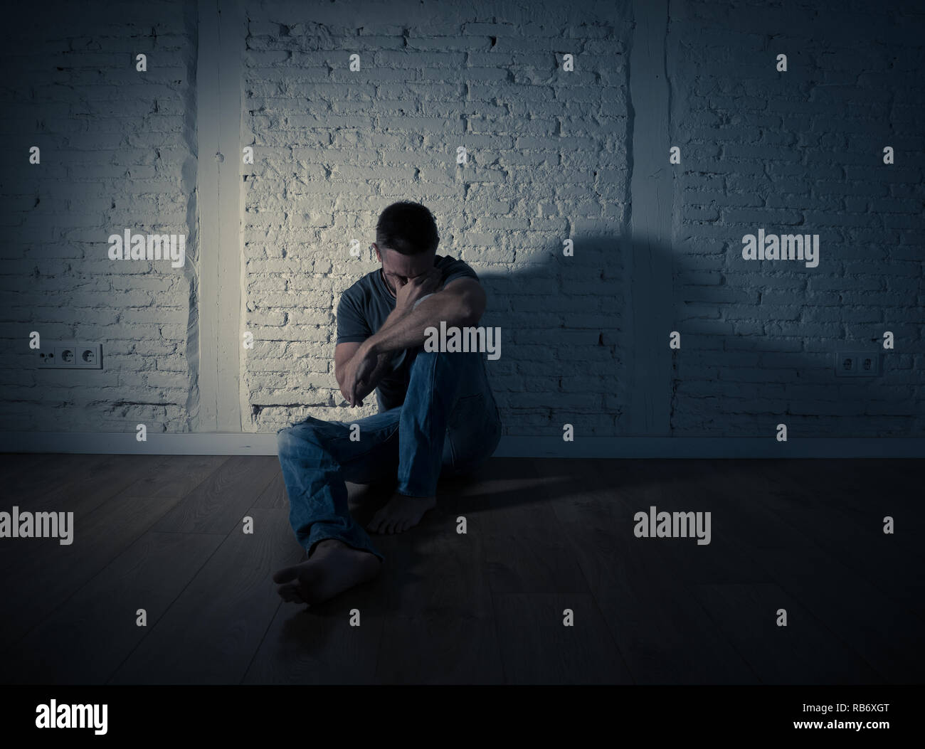 Emotional sad hi-res stock photography and images - Alamy