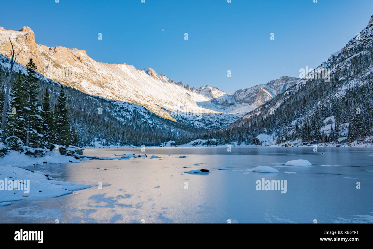 Hiking Trail to a Frozen lake Beneath "The Spearhead" In Glacier Gorge, Rocky Mountain National Park Stock Photo