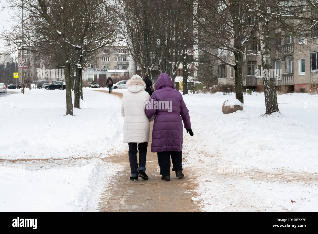 Two old women hi-res stock photography and images - Alamy