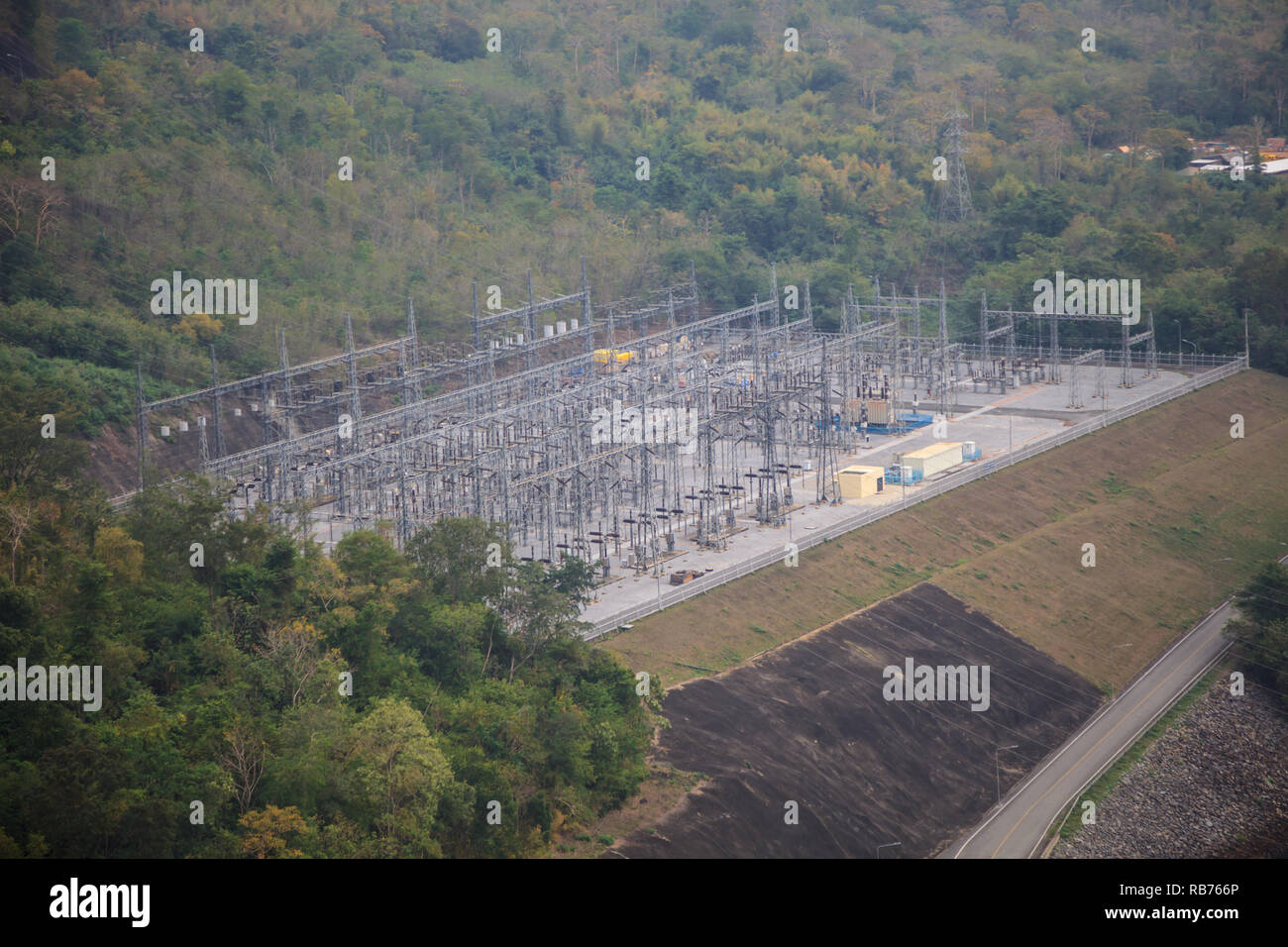 Srinagarind Dam, embankment dam with power station built for river regulation and hydroelectric power generation on Khwae Yai river in Kanchanaburi, T Stock Photo