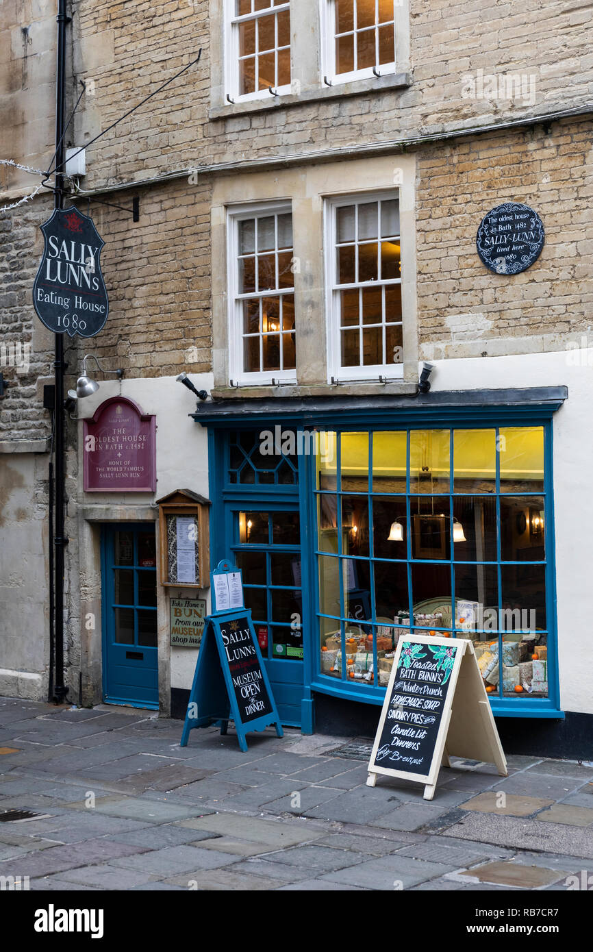 Sally Lunns Historic Eating House & Museum - Tea rooms. The oldest house in Bath, North Parade Passage, Bath, Somerset, England, UK Stock Photo
