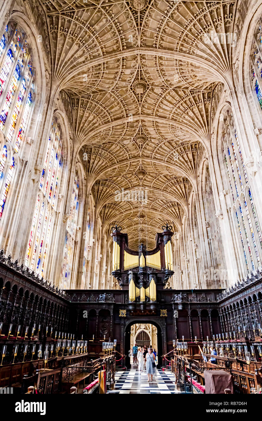 English perpendicular architecture hi-res stock photography and images ...