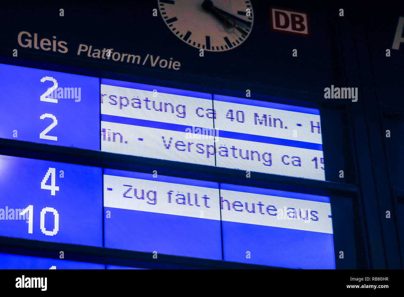 Essen, North Rhine-Westphalia, Ruhr area, Germany - Scoreboard at Essen Central Station shows train delays and cancellations, here on the occasion of  Stock Photo