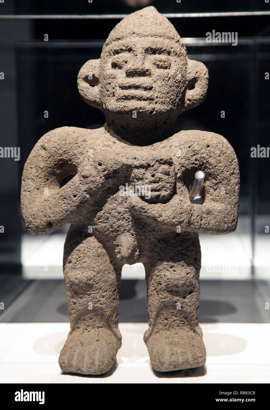 Escultura con Cabeza Trofeo.Piedra Volcánica Vessant Atlántic Costa Rica 1000-1500 AD Stock Photo
