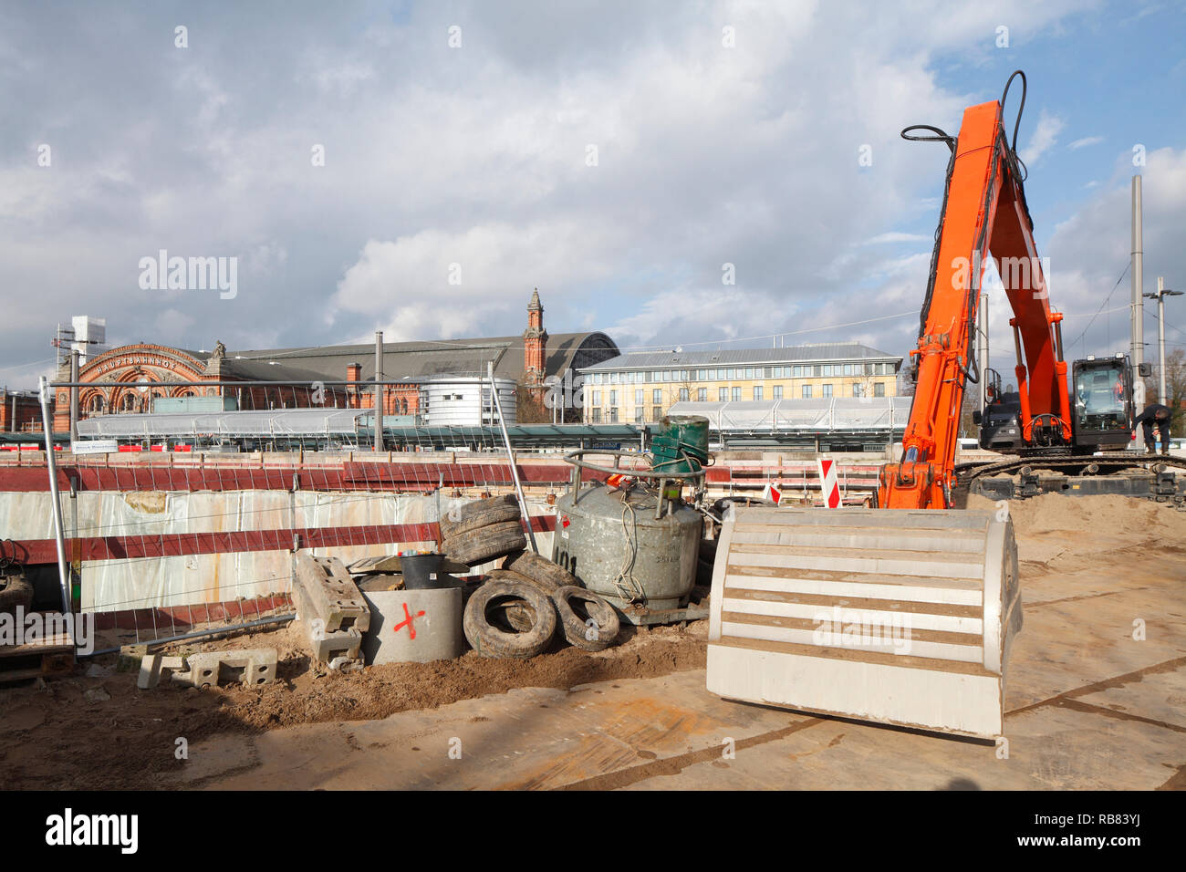 Construction site, foundation, Bremer City Gate at Bahnhofsplatz, Bremen, Germany, Europe Excavator I  Baustelle, Fundament, Bremer City Gate am Bahnh Stock Photo