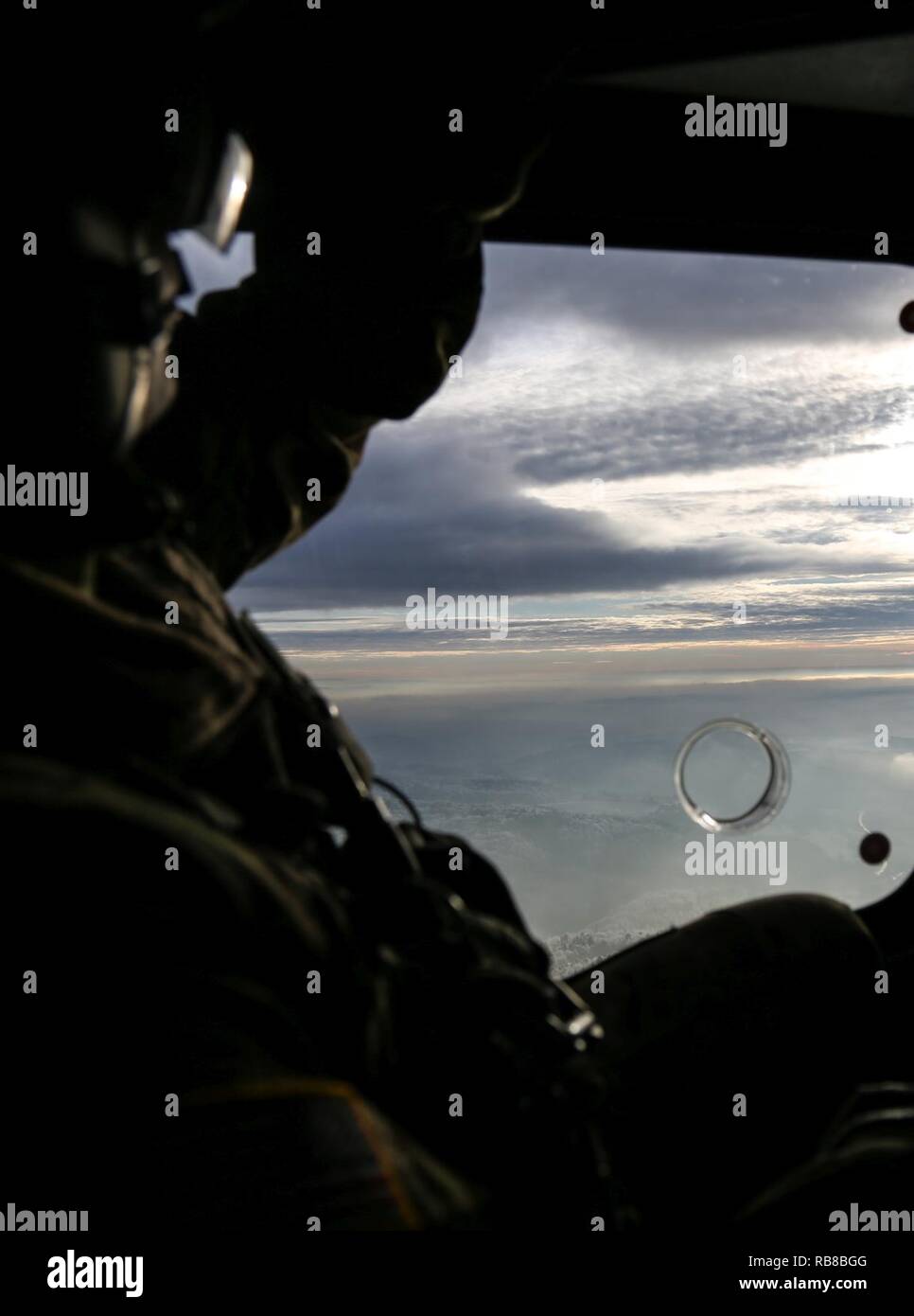 U s army apache helicopters hi-res stock photography and images - Alamy