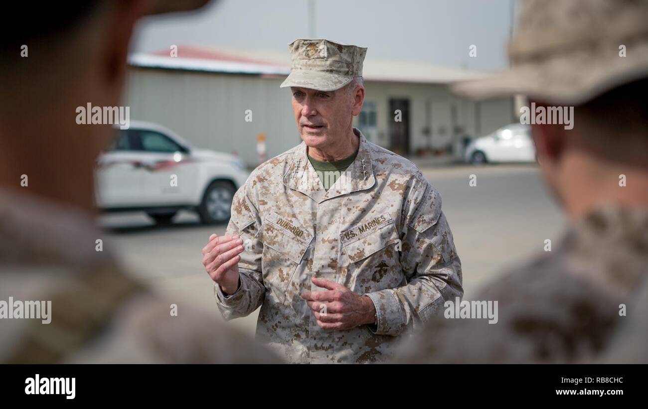 General Joseph Dunford Jr., Chairman of the Joint Chiefs of Staff, speaks to Marines with Weapons Company, 3rd Battalion, 7th Marine Regiment, Special Purpose Marine Air-Ground Task Force - Crisis Response - Central Command, Erbil, Iraq, Nov. 10, 2016. SPMAGTF-CR-CC is forward deployed in several host nations, with the ability to respond to a variety of contingencies rapidly and effectively. Stock Photo