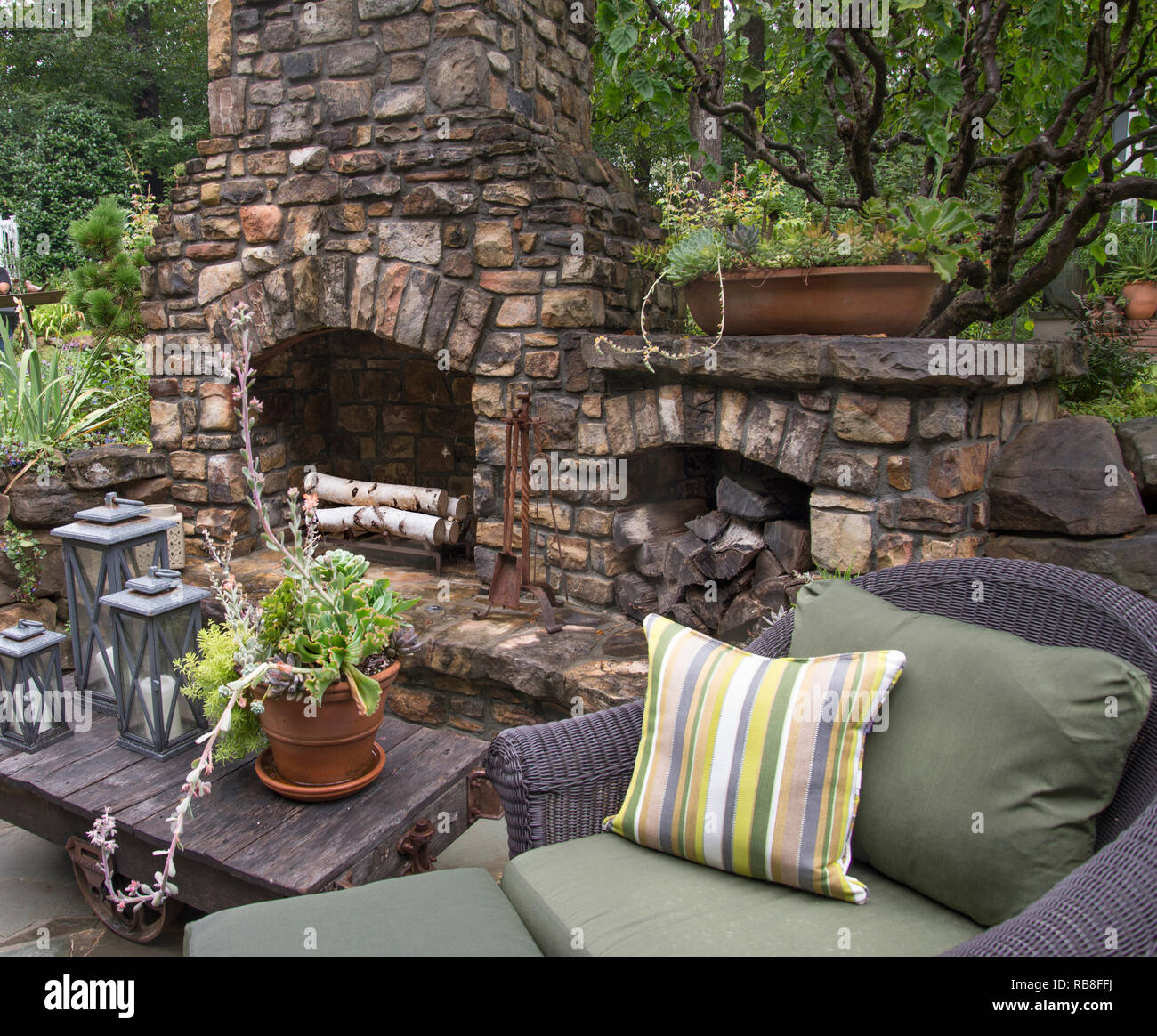 Outdoor Fireplace And Patio Area Stock Photo Alamy