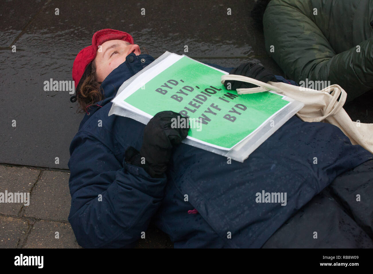 Angry environmental protestors hi-res stock photography and images - Alamy