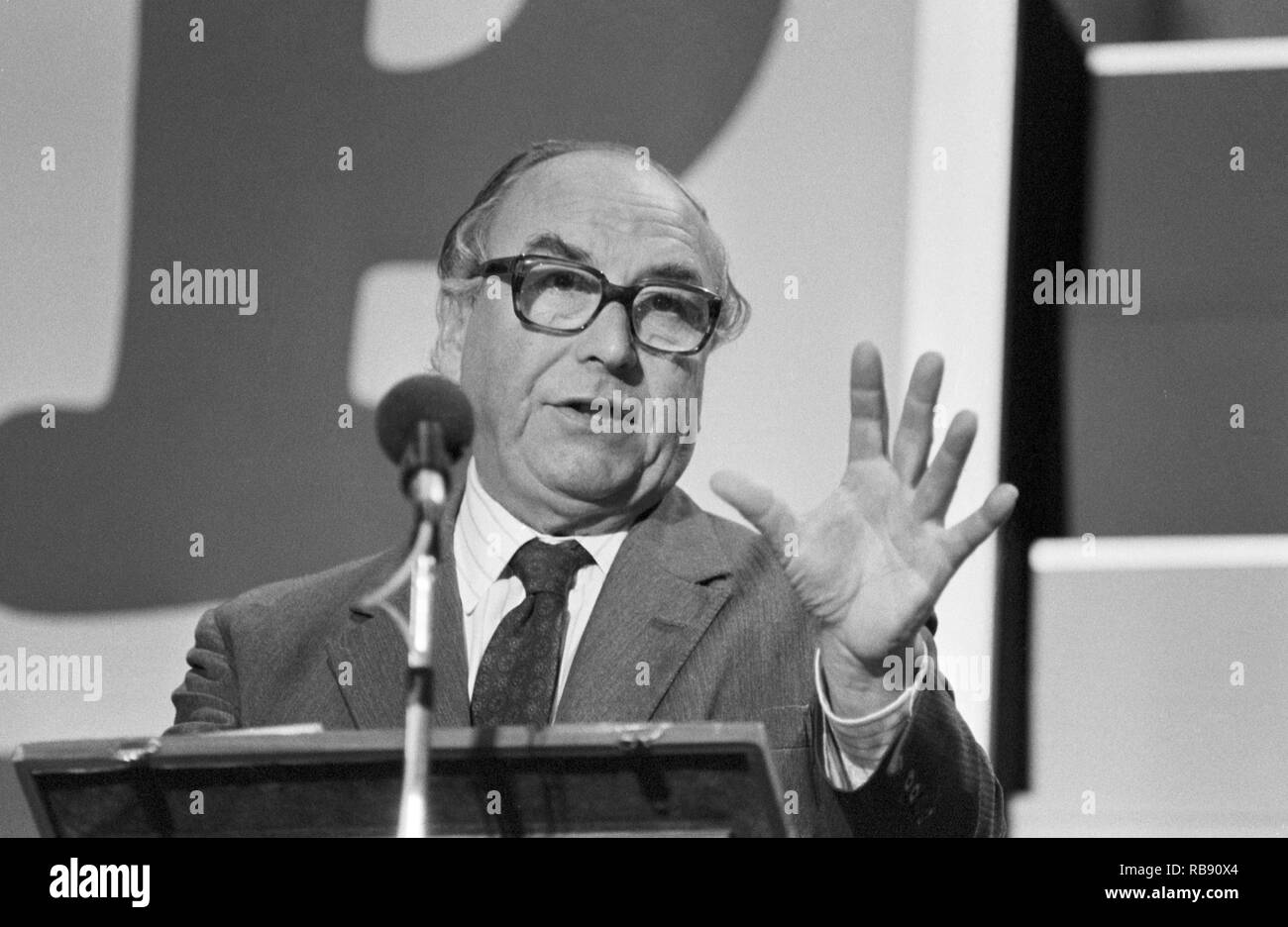 Former Leader of the Social Democratic Party, Roy Jenkins, during his speech on 'Proportional representation' on the final day of the SDP conference at Salford University. Stock Photo