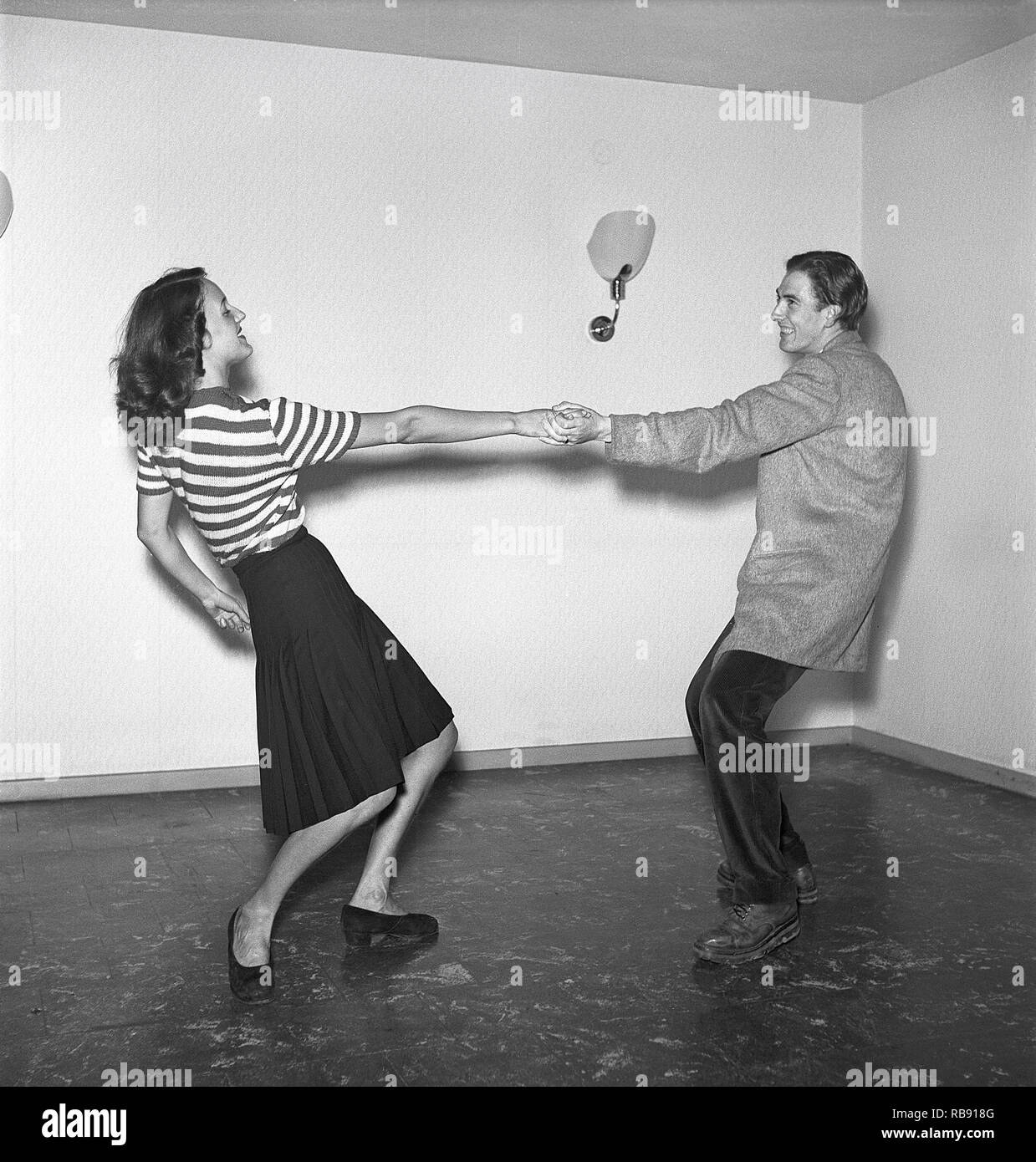 Jitterbug dance. A dance popularized in the United states and spread by American soldiers and sailors around the world during the Second world war. Pictured here Erik Danielsen and Miss Gunvor Johansson when dancing the Jitterbug dance 1944. Photo: Kristoffersson ref K101-5 Stock Photo