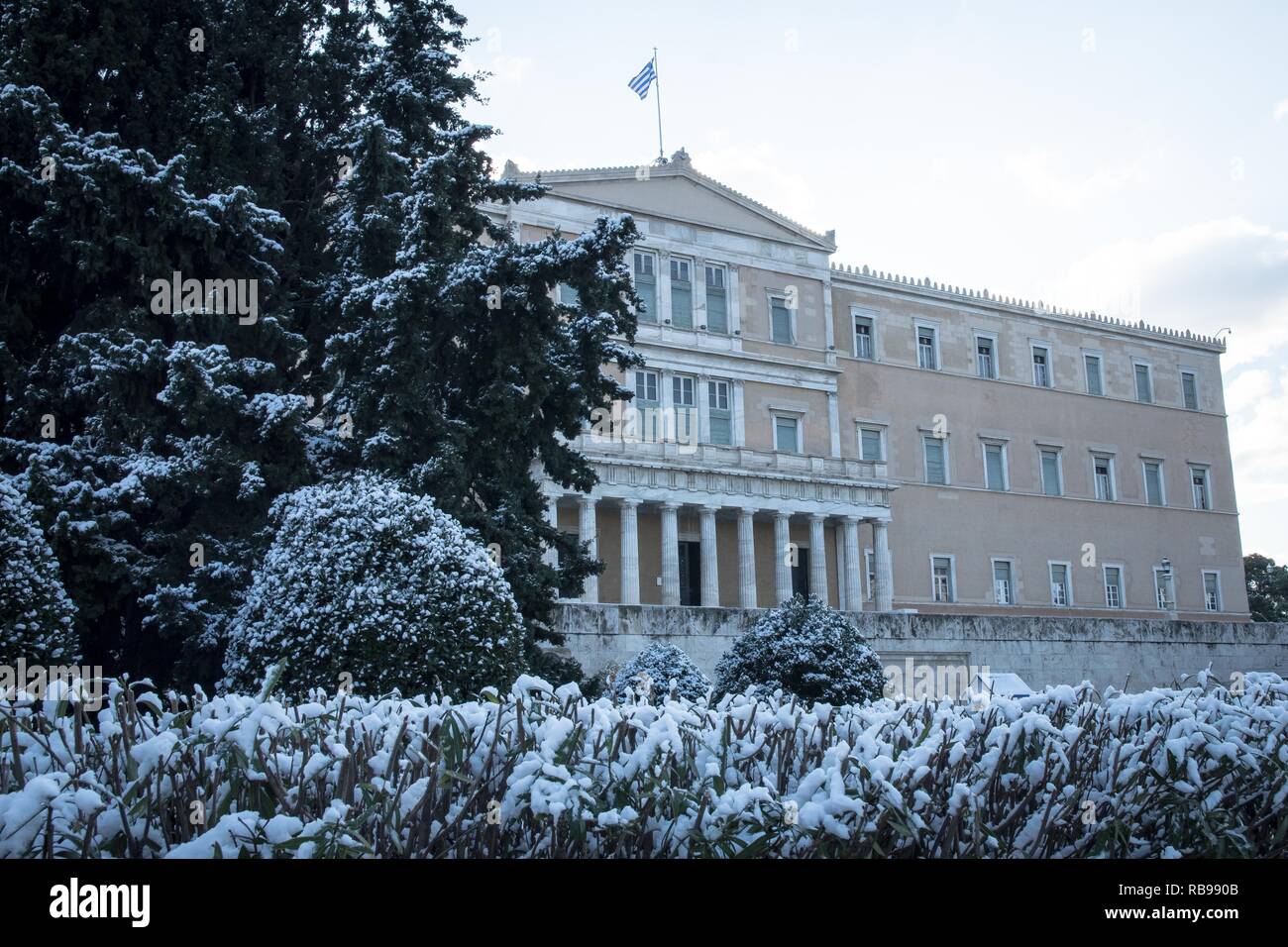 Athens, Greece. 8th January, 2019. Greek Parliament seen on a snowing