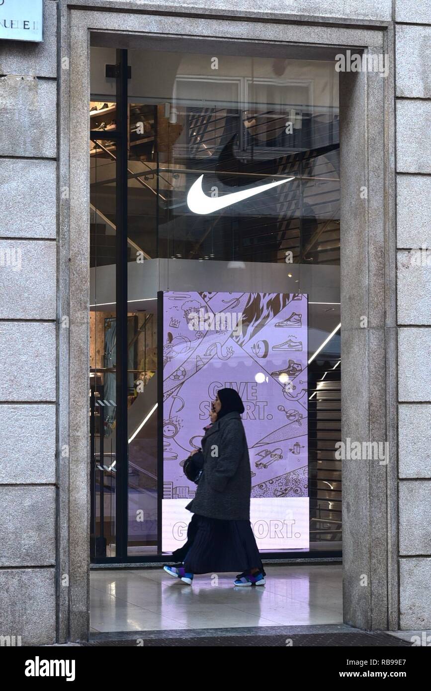 Nike store milan hi-res stock photography and images - Alamy