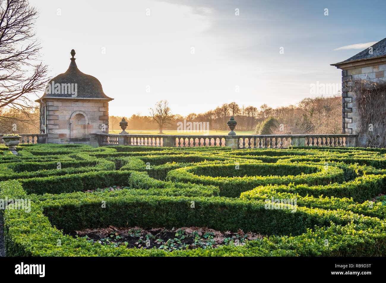 Glasgow, Scotland, UK. 8th January, 2019. UK Weather The maze at the
