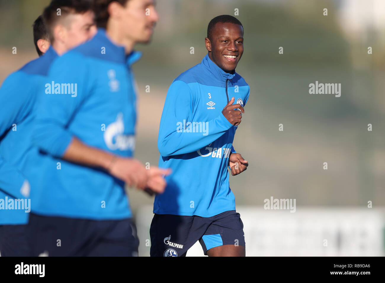 Benidorm, Spain. 08th Jan, 2019. Soccer, Bundesliga, training of FC Schalke 04 in the training camp. Hamza Mendyl (r) laughs at the running unit Credit: Tim Rehbein/dpa/Alamy Live News Stock Photo