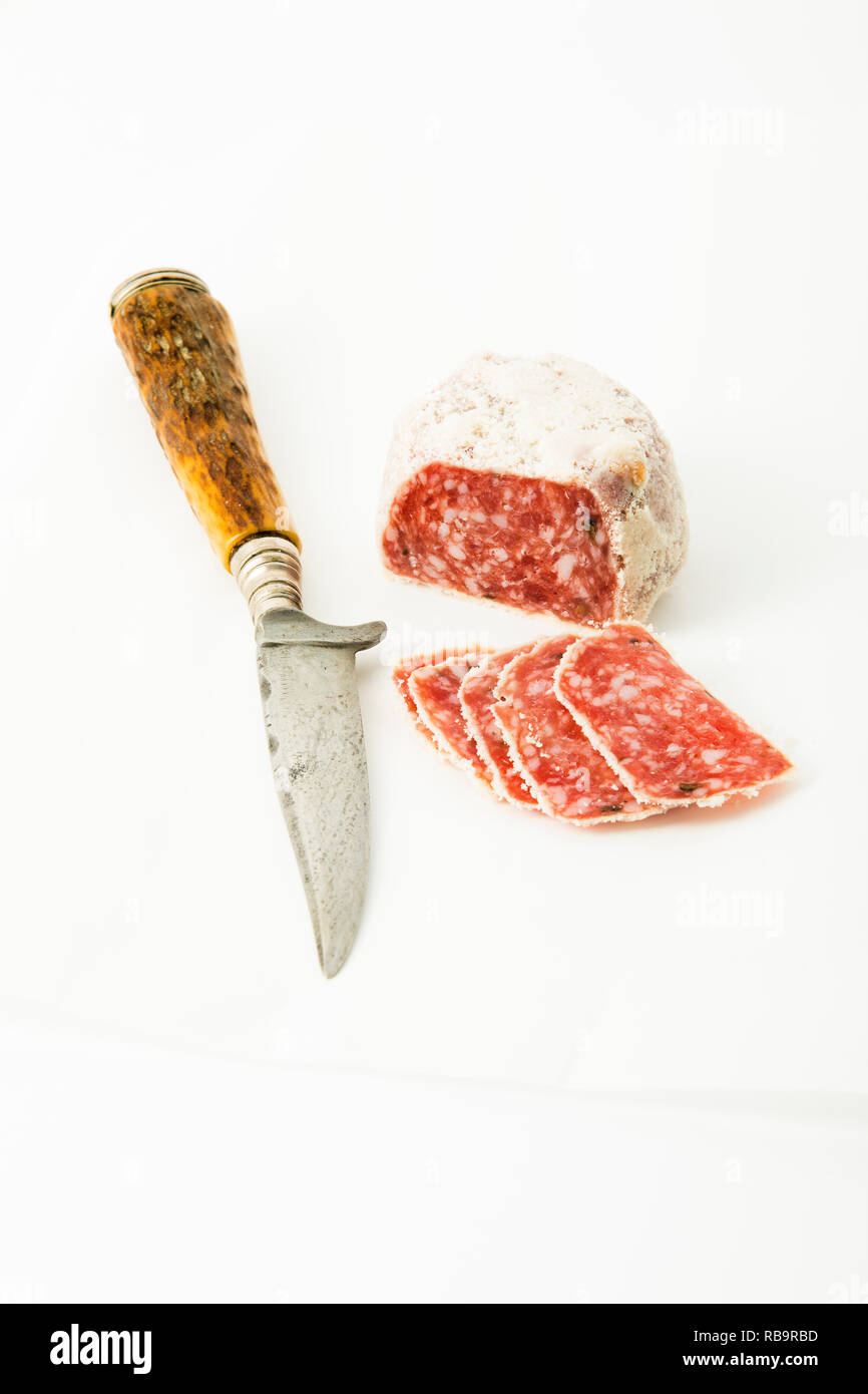 Salami mit weißem Trüffel und Parmesan Stock Photo