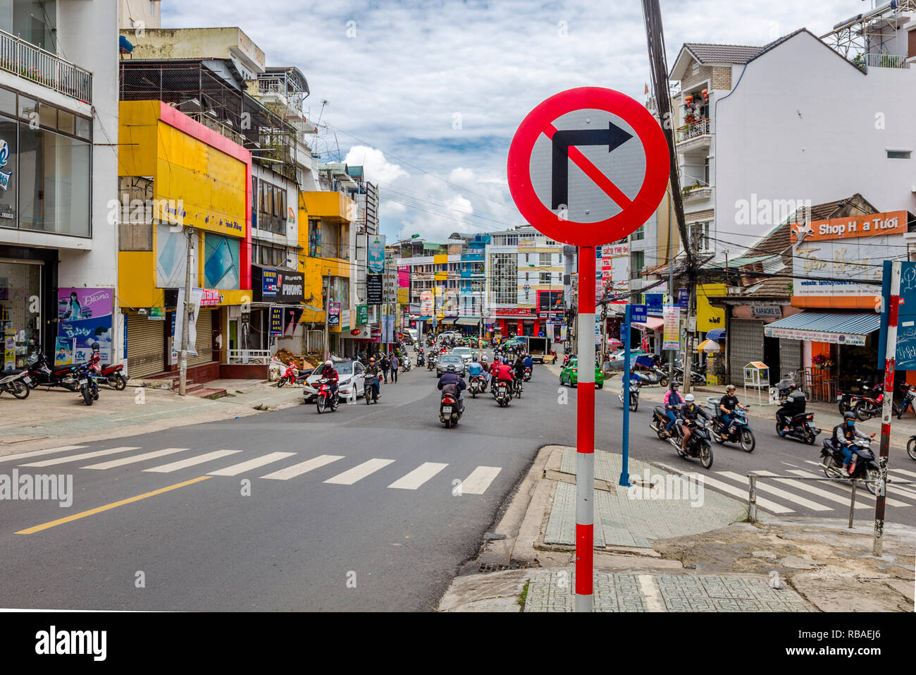 No Right Turn Signs High Resolution Stock Photography and Images - Alamy
