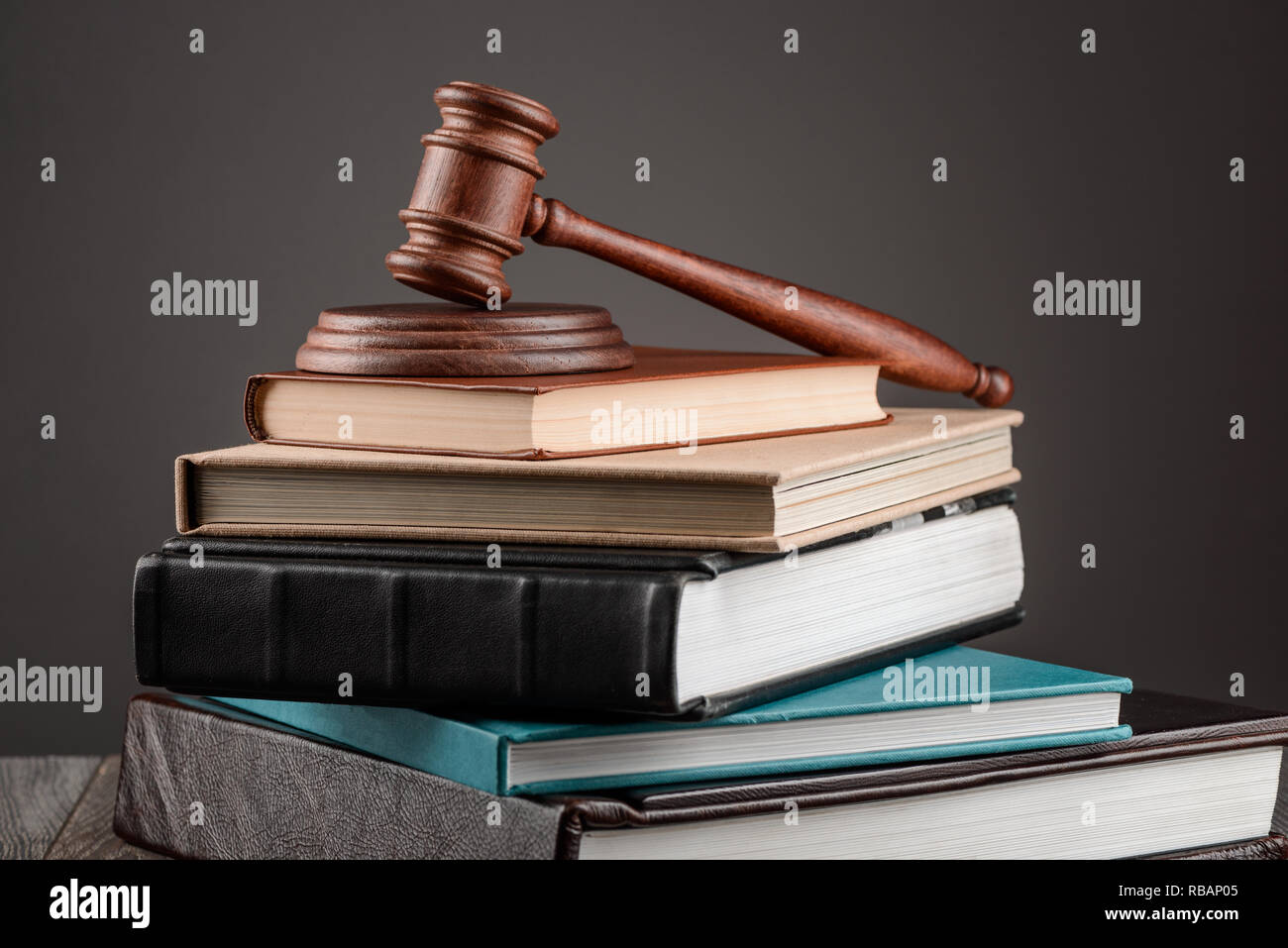 Gavel strike hires stock photography and images Alamy