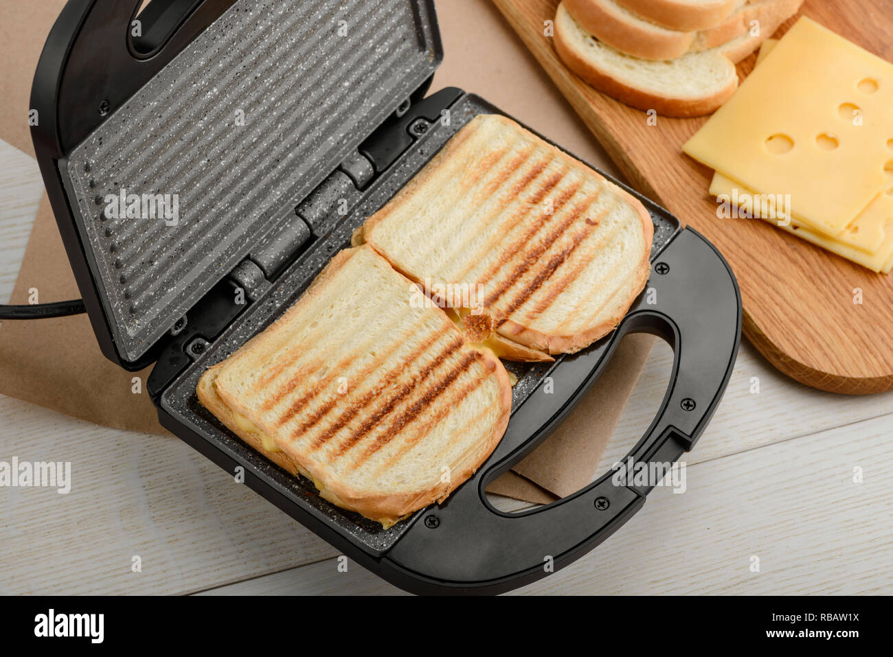 7 Best Panini Presses For Delicious Sandwiches | KitchenSanity Best panini press