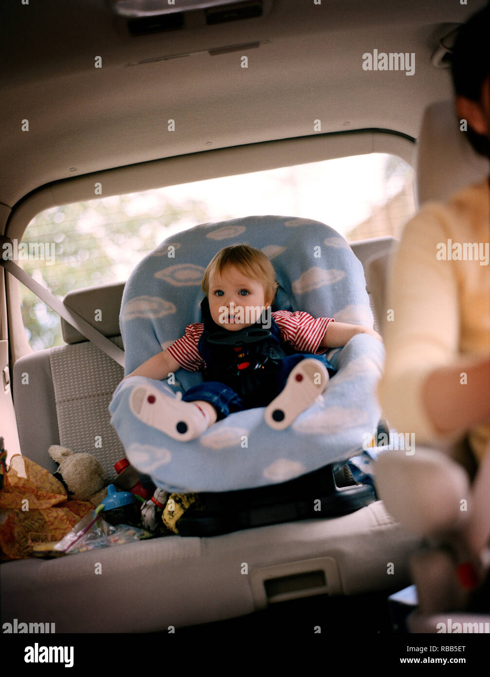 toddler in a car seat Stock Photo Alamy