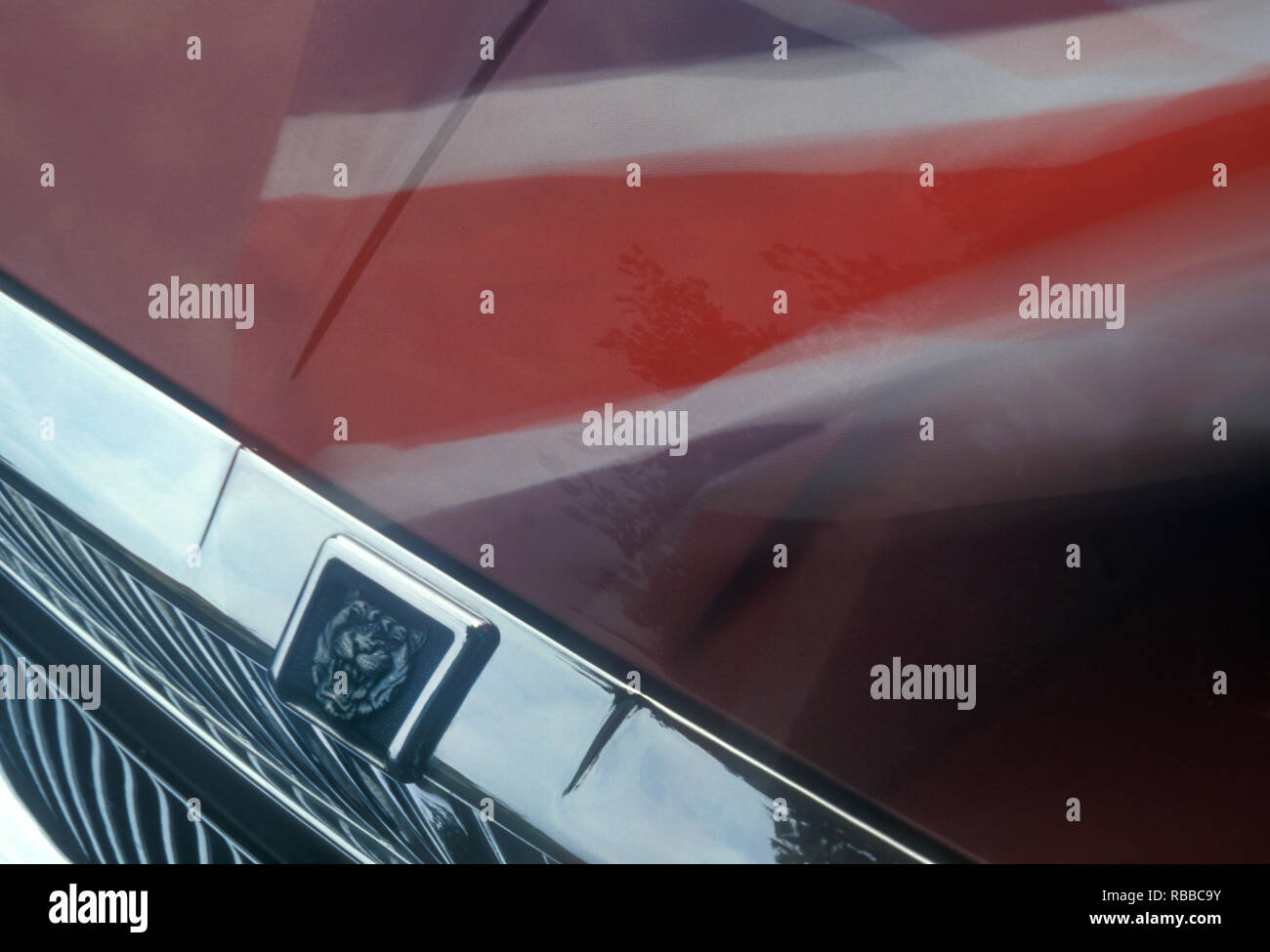 Union jack car badge hi-res stock photography and images - Alamy