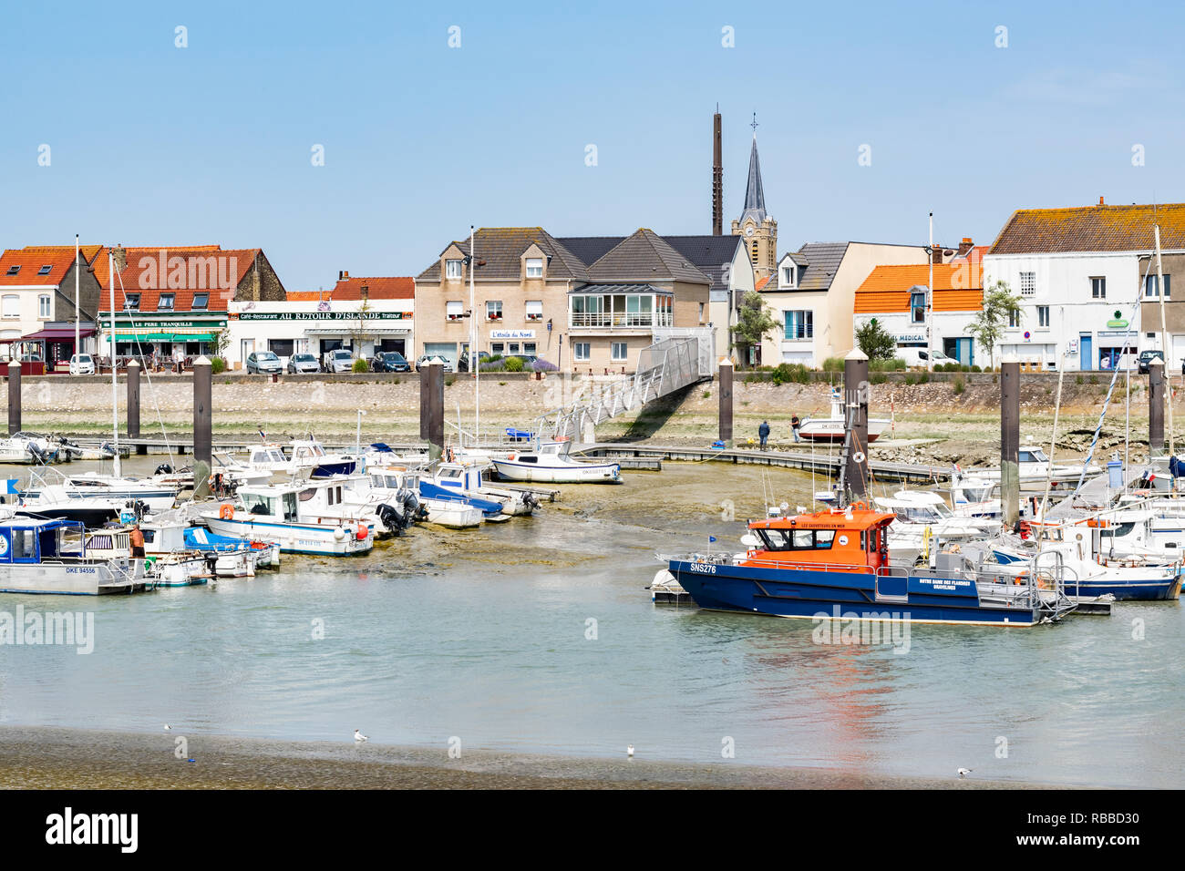 Gravelines,Petit-Fort Philippe,FRANCE-July 19,2017: View of the small  fishing harbor Gravelines - Petit-Fort Philippe Stock Photo - Alamy
