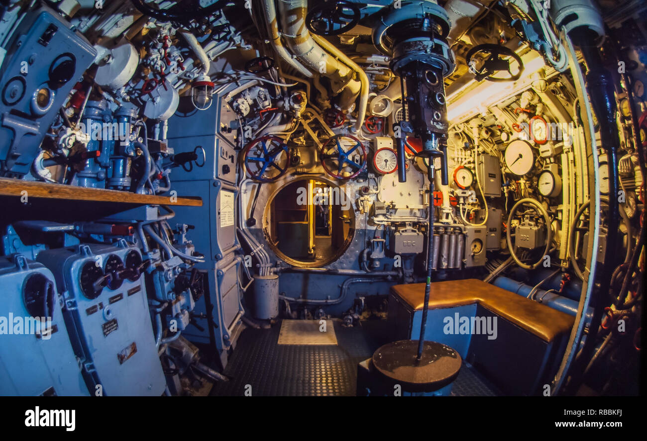 Look Inside A Submarine