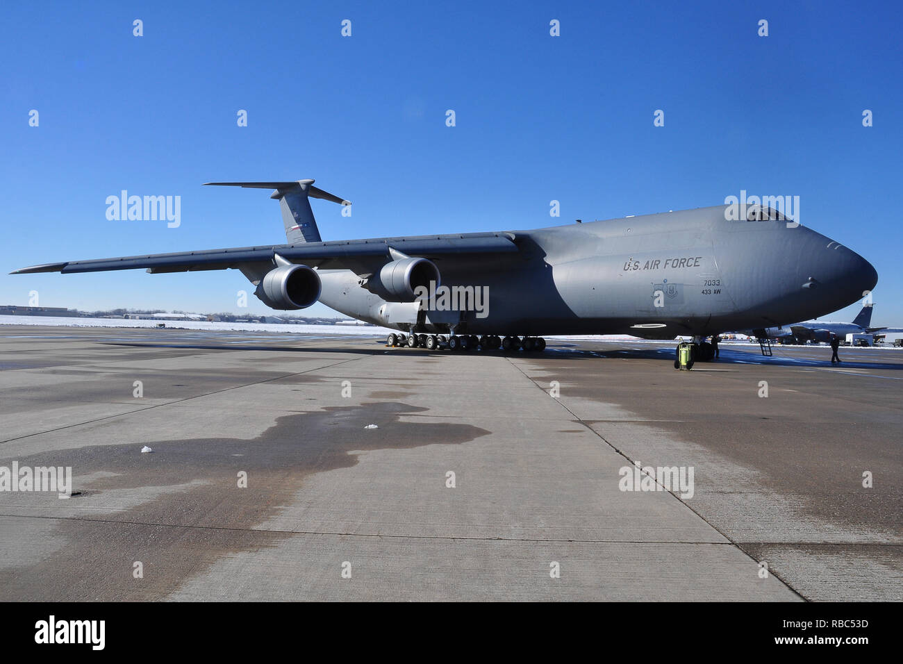 A C-5M Super Galaxy of the 433rd Airlift Wing, Lackland Air Force Base, Texas, shown on the Tinker AFB flight line after delivering outsized cargo to the Oklahoma City Air Logisitics Complex at Tinker AFB, Oklahoma, Jan. 4, 2019. The aircraft and crew delivered parts to repair a damaged B-1B Lancer which were pulled from long-term open storage at Davis-Monthan AFB, Arizona. (U.S. Air Force photo/2Lt. Ashlyn K. Paulson) Stock Photo