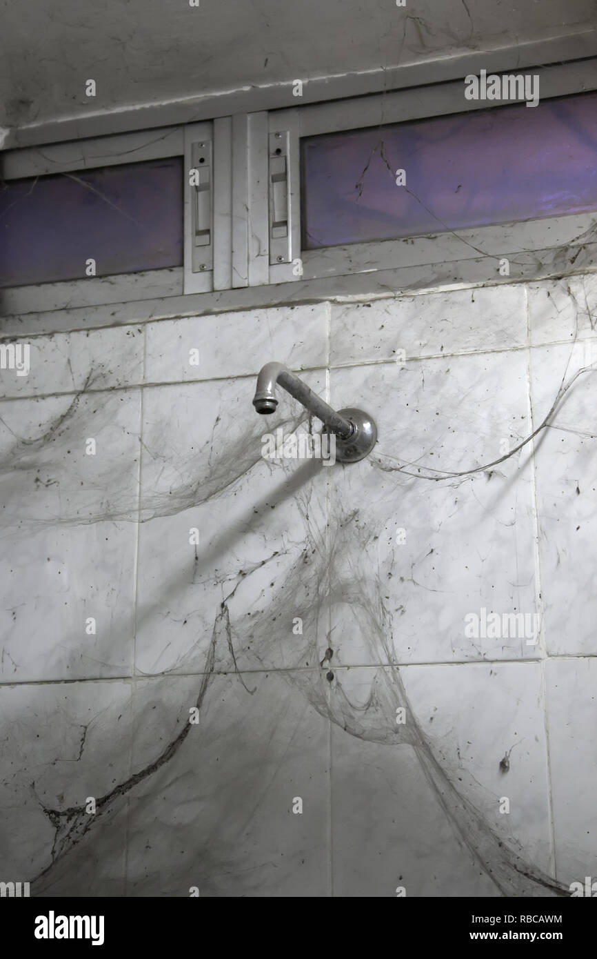 Dirty shower hires stock photography and images Alamy
