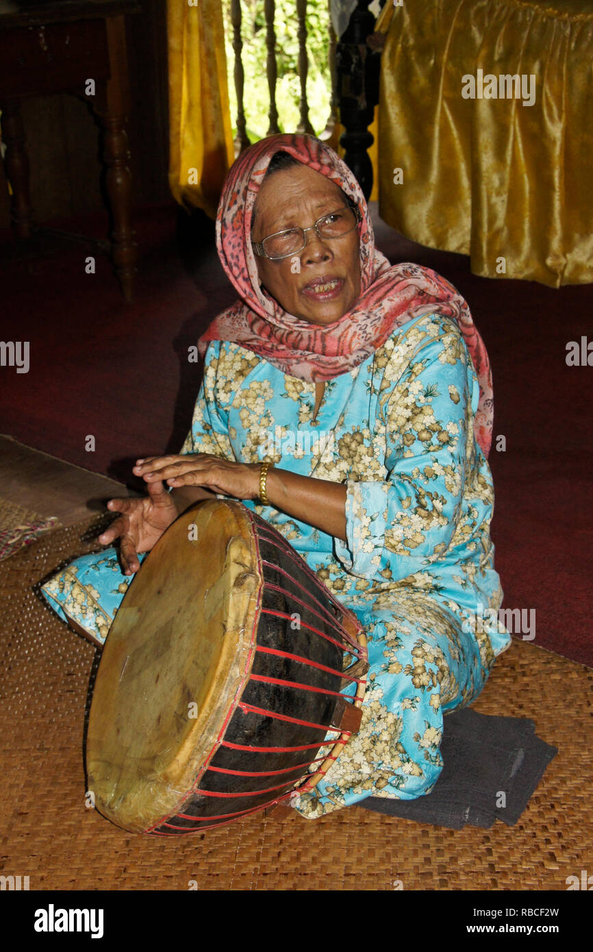 Borneo Traditional Music Instrument High Resolution Stock Photography and  Images - Alamy