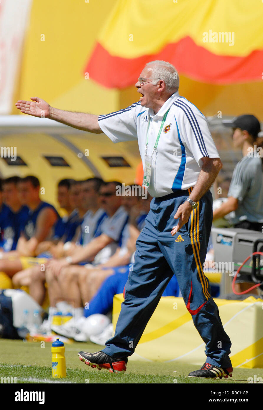 Zentralstadion Leipzig Germany 14.06. 2006, FIFA World Cup Germany 2006, Spain vs Ukraine 4:0 --- Luis ARAGONES (ESP) Stock Photo