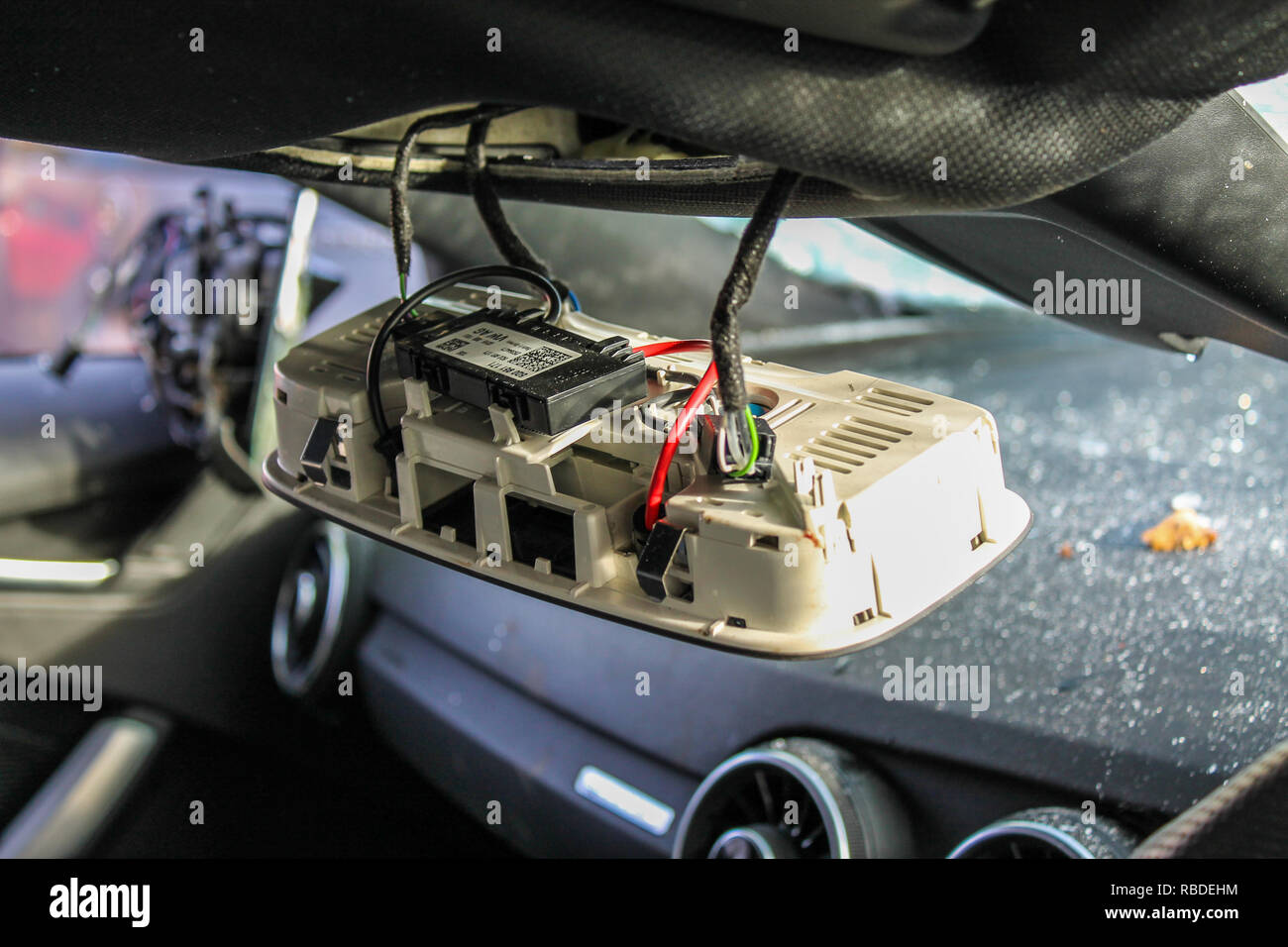 Car Crash; Smashed Windscreen / Roof Damage / Bodywork Damage / Wing