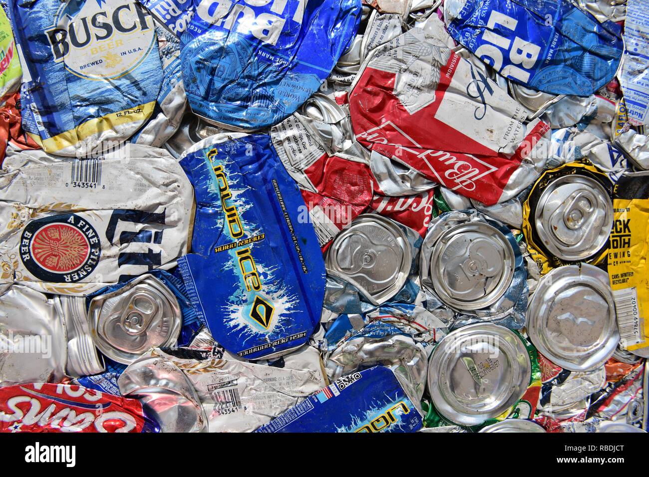 Yard Trash Cans High Resolution Stock Photography and Images Alamy