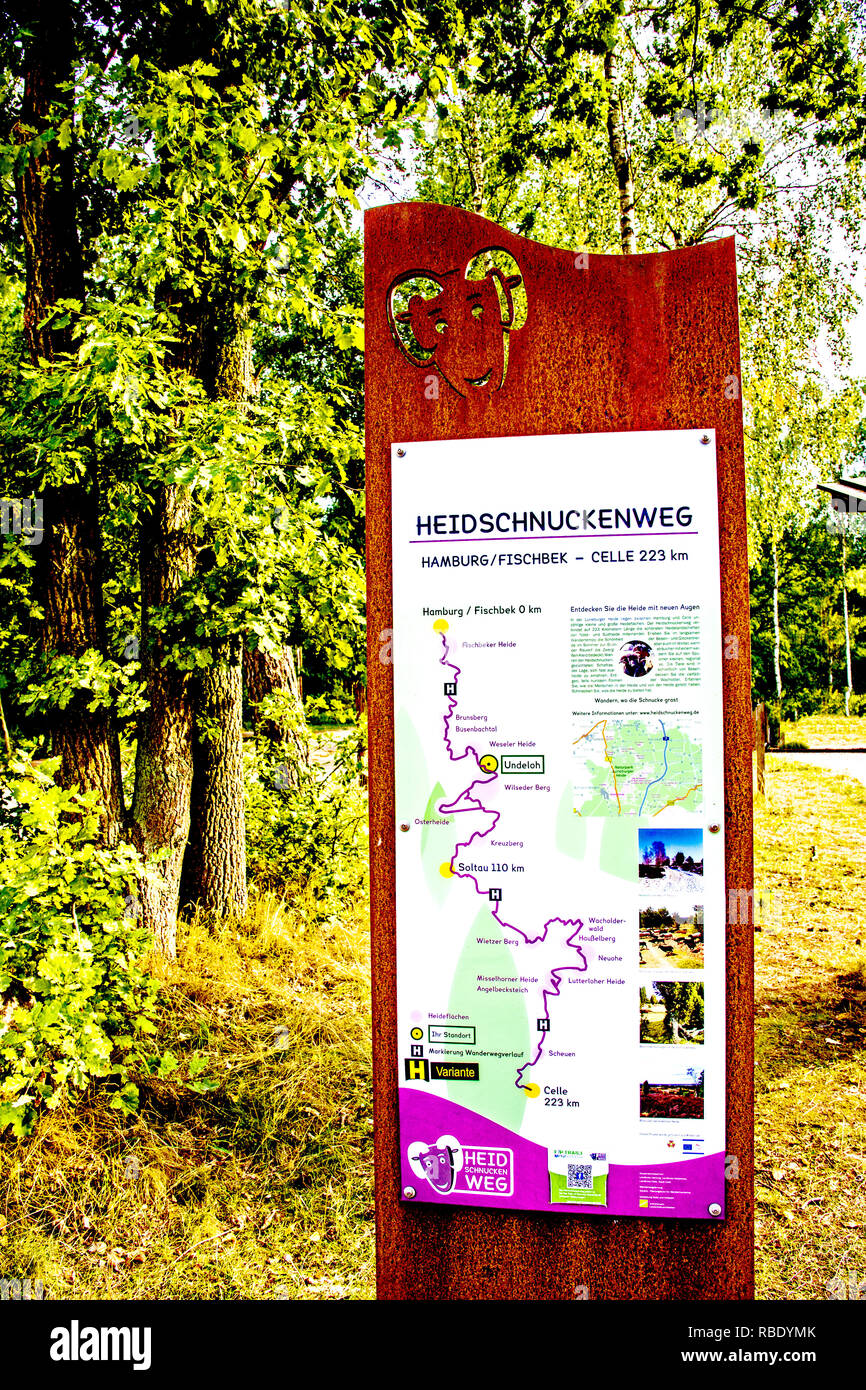 Lueneburg Heath: Sign for special footpath; Hinweis auf ...