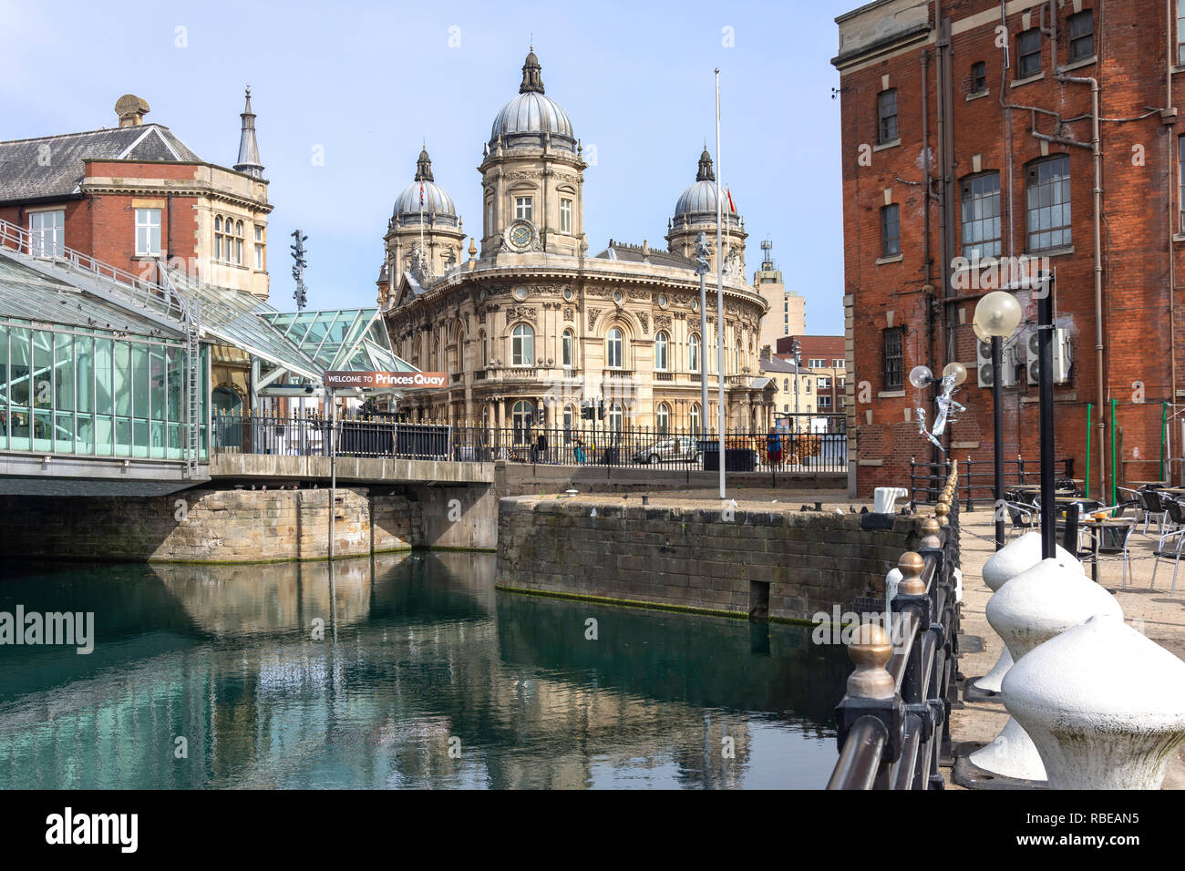 Hull Maritime Museum and Queen Victoria Square from Princes Quay, Kingston upon Hull, East Riding of Yorkshire, England, United Kingdom Stock Photo