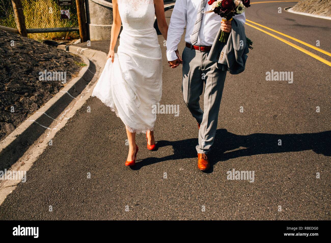 Bride groom on city street hi-res stock photography and images - Alamy