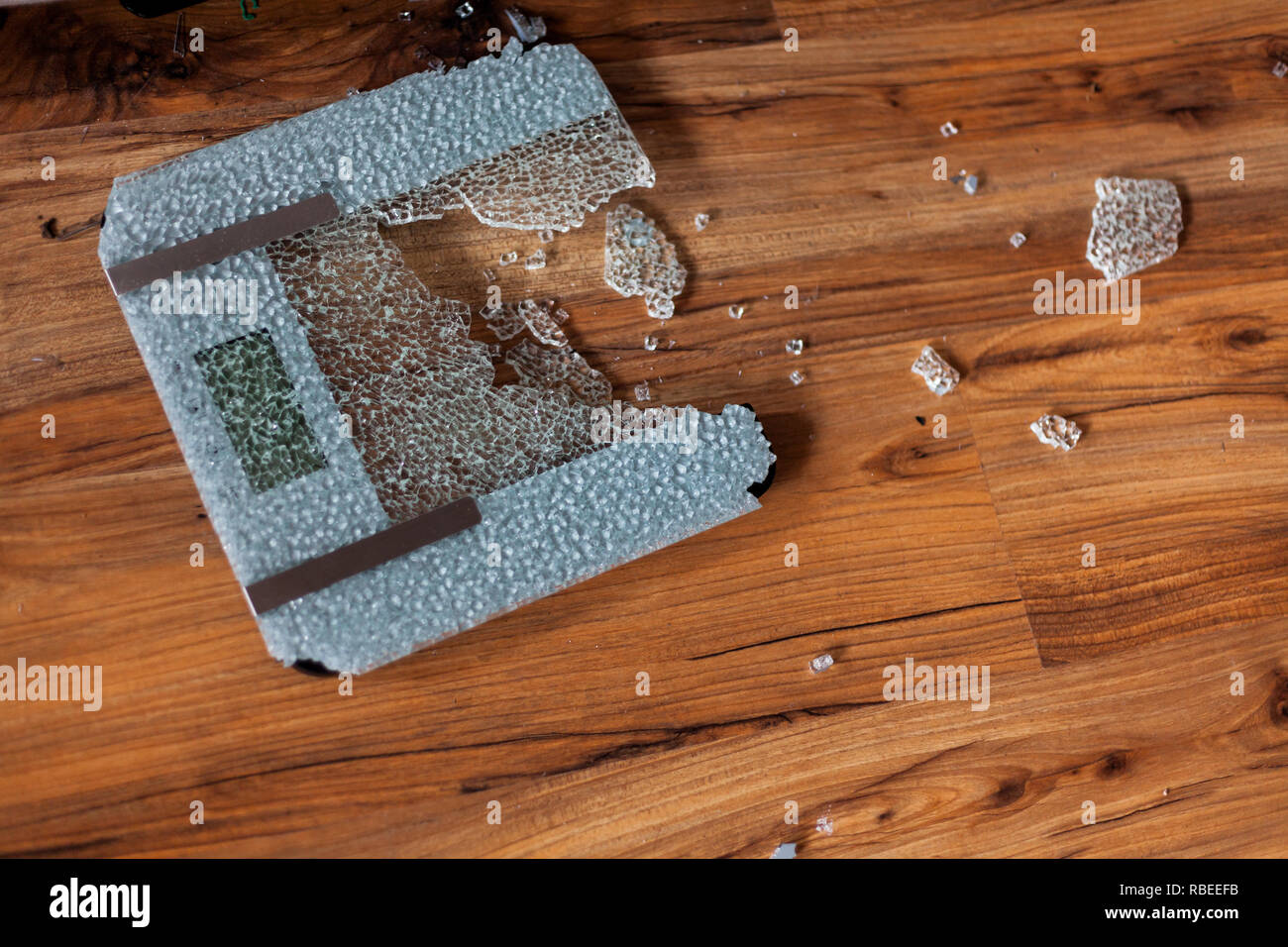 Broken scale weight hi-res stock photography and images - Alamy