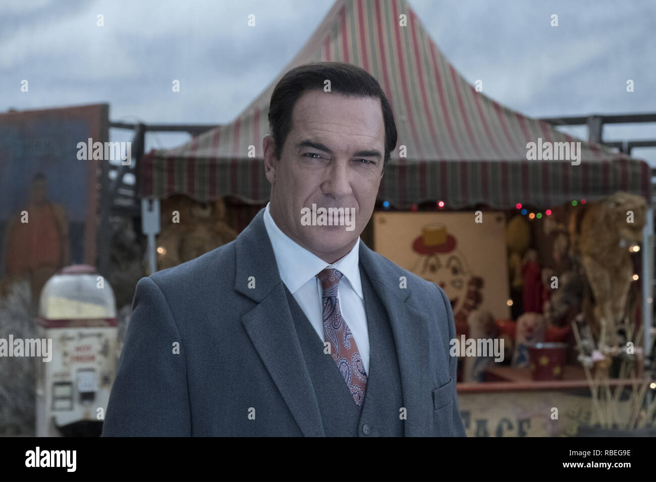 Peter Warburton, ' A Series Of Unfortunate Events' Season 2 (2018) Credit: Netflix / The Hollywood Archive Stock Photo
