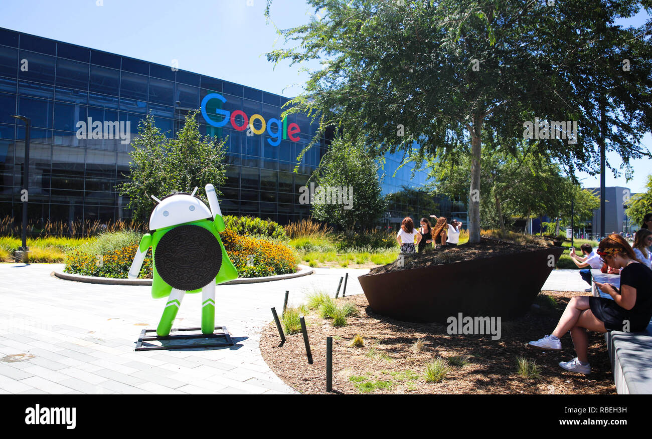Mountain View Ca Usa May 21 2018 Android Robot In A Googleplex Building Complex The Corporate Headquarters Complex Of Google And Parent Alphabet Stock Photo Alamy